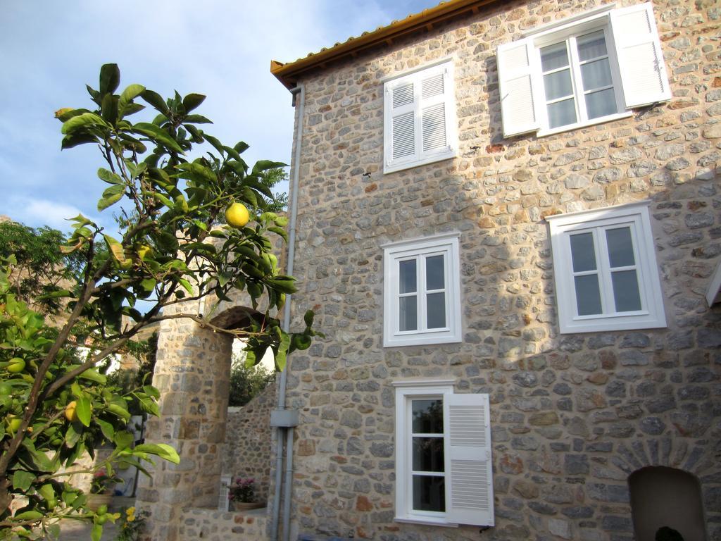 Kiki'S Houses Vlichos Hydra  Bagian luar foto