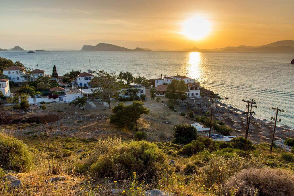 Kiki'S Houses Vlichos Hydra  Bagian luar foto